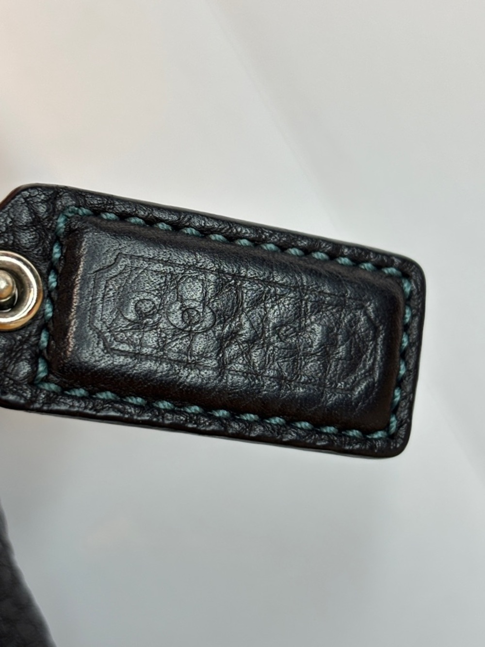 Vintage Coach Chelsea Pebbled Leather Turnlock Hobo Bag. - Picture 4 of 14